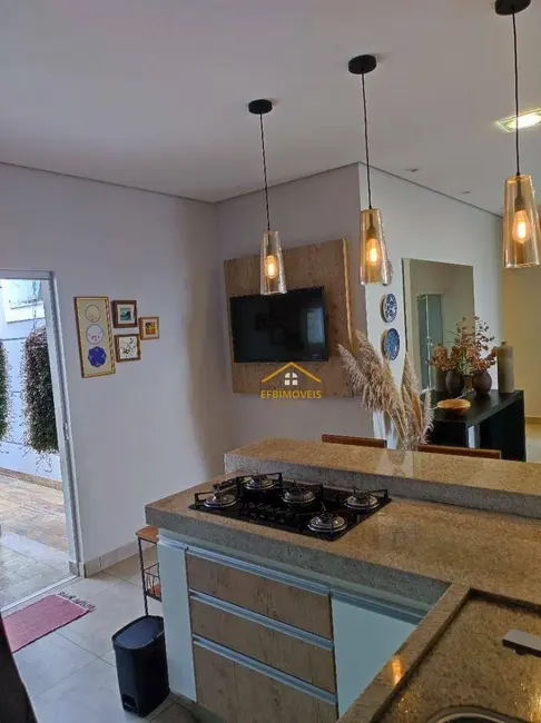 Casa de Condomínio com 3 quartos à venda, 220m2 em Residencial Imigrantes, Nova Odessa - SP - imagem 4 Foto 4 de Casa de Condomínio com 3 quartos à venda, 220m2 em Residencial Imigrantes, Nova Odessa - SP