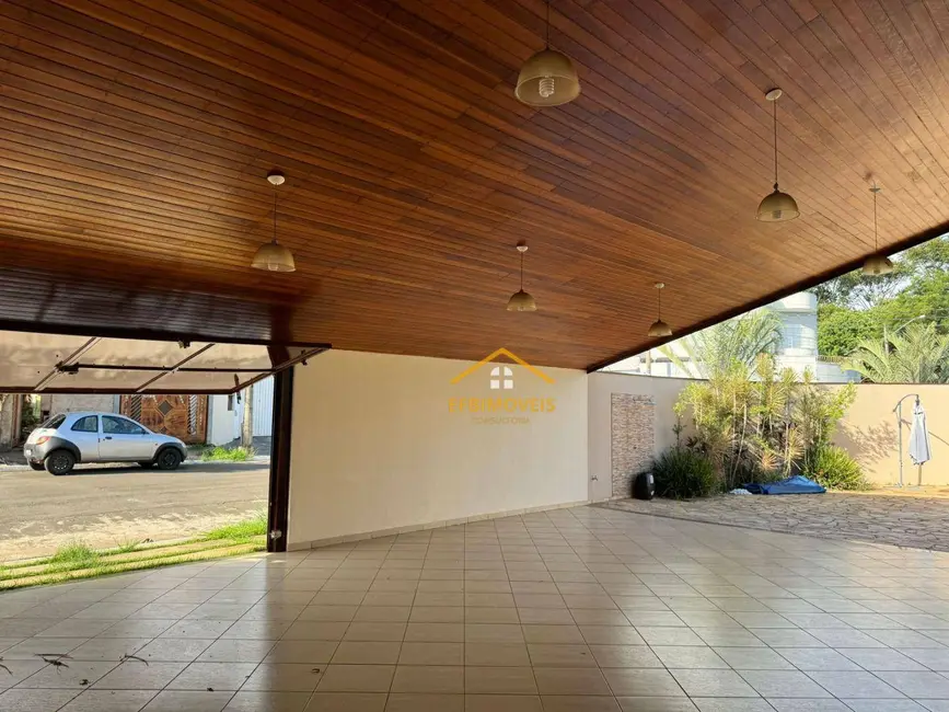 Casa com 3 quartos à venda, 495m2 em Jardim Maria Helena, Nova Odessa - SP - imagem 5 Foto 5 de Casa com 3 quartos à venda, 495m2 em Jardim Maria Helena, Nova Odessa - SP