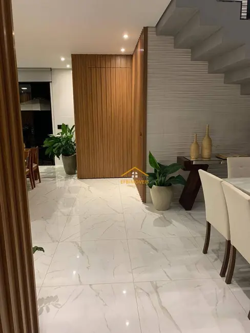 Foto 2 de Casa de Condomínio com 3 quartos à venda, 450m2 em Chácara Letônia, Americana - SP