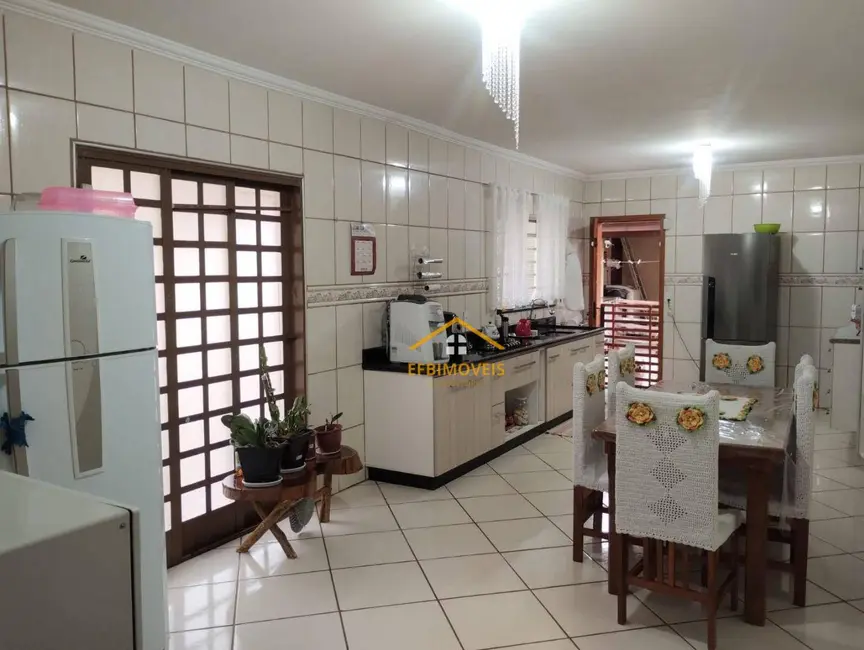 Foto 1 de Casa com 3 quartos à venda, 300m2 em Parque Residencial Klavin, Nova Odessa - SP