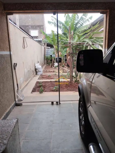 Foto 3 de Casa com 3 quartos à venda, 300m2 em Parque Residencial Klavin, Nova Odessa - SP