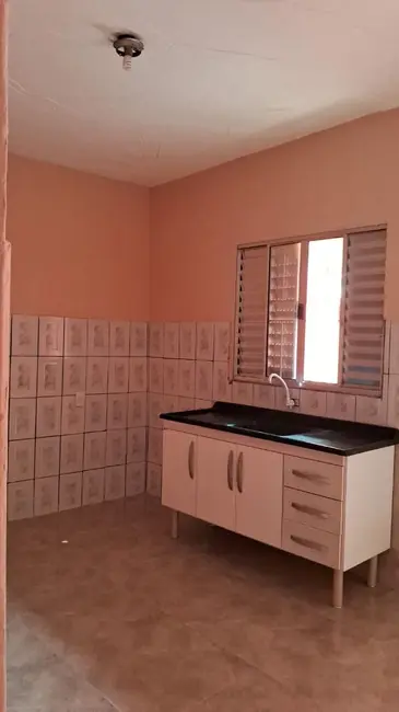 Foto 2 de Casa com 2 quartos para alugar, 150m2 em Jardim São Manoel, Nova Odessa - SP