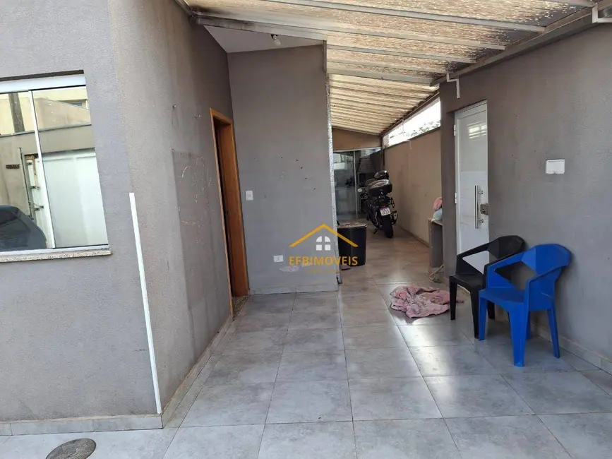 Casa com 3 quartos à venda, 160m2 em Jardim Santa Rita II, Nova Odessa - SP - imagem 6 Foto 6 de Casa com 3 quartos à venda, 160m2 em Jardim Santa Rita II, Nova Odessa - SP