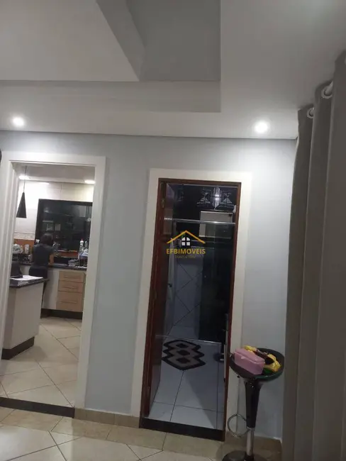 Foto 4 de Casa com 2 quartos à venda, 200m2 em Jardim Capuava, Nova Odessa - SP