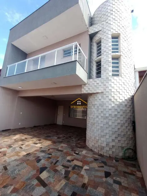 Foto 1 de Sobrado com 3 quartos à venda, 210m2 em Parque Novo Mundo, Americana - SP