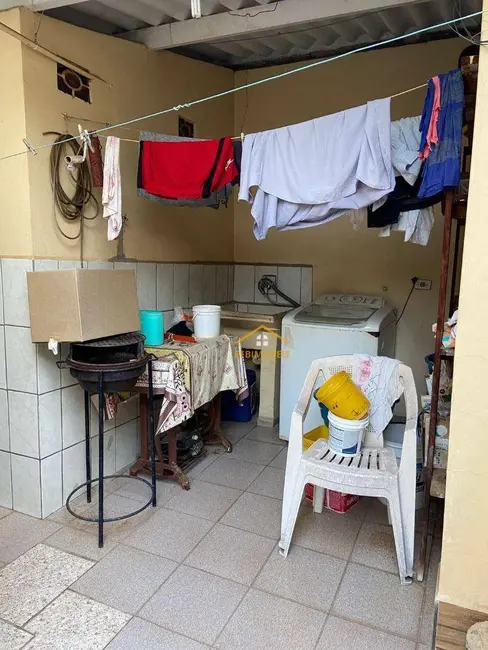 Casa com 3 quartos à venda, 150m2 em Centro, Nova Odessa - SP - imagem 3 Foto 3 de Casa com 3 quartos à venda, 150m2 em Centro, Nova Odessa - SP