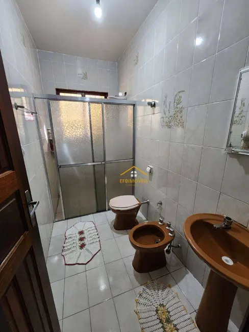 Casa com 3 quartos à venda, 150m2 em Centro, Nova Odessa - SP - imagem 8 Foto 8 de Casa com 3 quartos à venda, 150m2 em Centro, Nova Odessa - SP