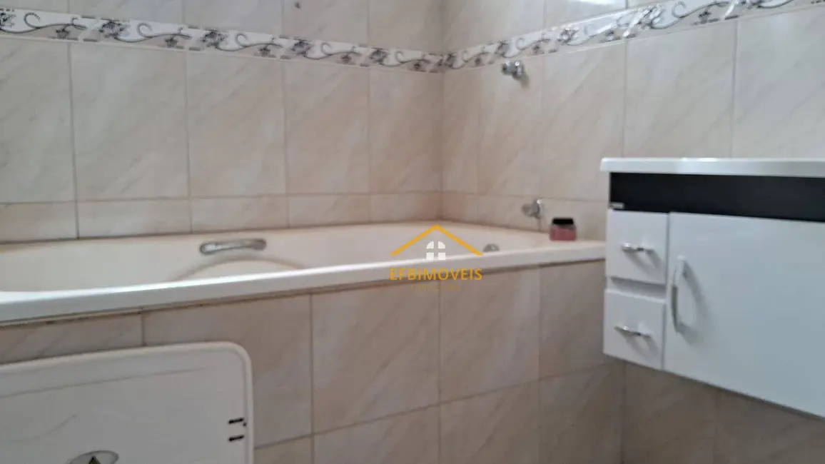 Sobrado com 3 quartos à venda e para alugar, 250m2 em Centro, Nova Odessa - SP - imagem 6 Foto 6 de Sobrado com 3 quartos à venda e para alugar, 250m2 em Centro, Nova Odessa - SP