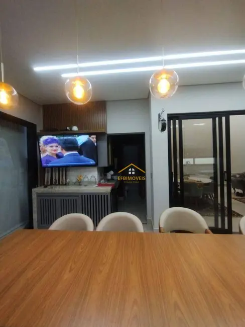 Casa com 3 quartos à venda, 328m2 em Nova Odessa - SP - imagem 3 Foto 3 de Casa com 3 quartos à venda, 328m2 em Nova Odessa - SP