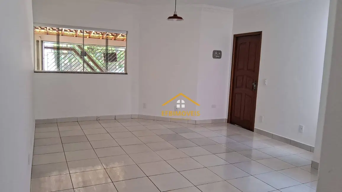 Foto 2 de Sobrado com 3 quartos à venda, 180m2 em Jardim Bela Vista, Nova Odessa - SP