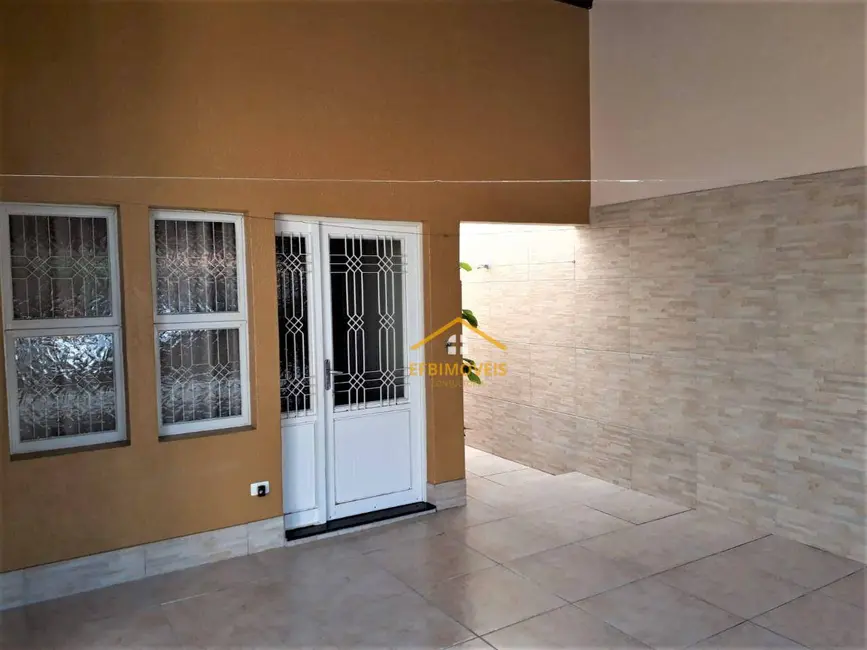 Foto 1 de Casa com 3 quartos à venda, 180m2 em Nova Odessa - SP