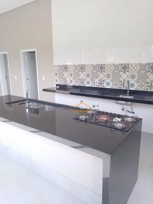 Foto 2 de Casa de Condomínio com 4 quartos à venda, 300m2 em Estância Hípica, Nova Odessa - SP