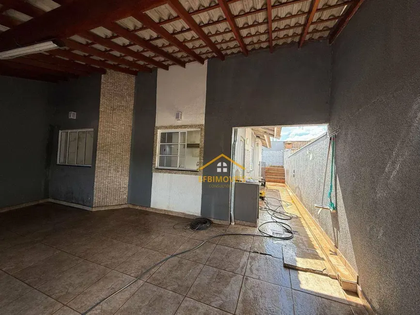 Foto 2 de Casa com 2 quartos à venda, 200m2 em Nova Odessa - SP