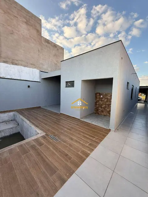 Foto 3 de Casa com 3 quartos à venda, 200m2 em Nova Odessa - SP