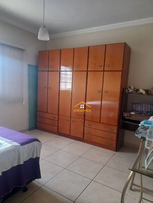Foto 4 de Casa com 3 quartos à venda, 350m2 em Jardim Maria Helena, Nova Odessa - SP