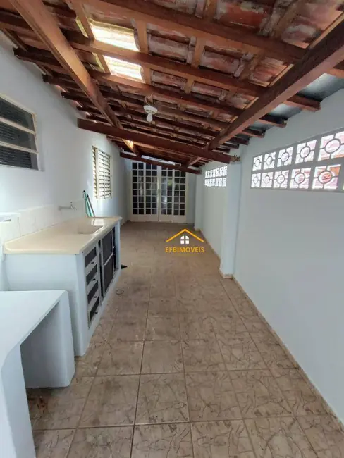 Foto 5 de Casa com 2 quartos à venda, 150m2 em Parque Residencial Klavin, Nova Odessa - SP
