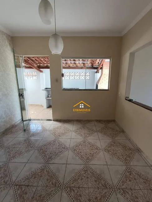 Foto 8 de Casa com 2 quartos à venda, 150m2 em Parque Residencial Klavin, Nova Odessa - SP