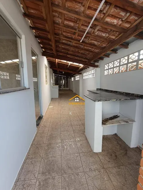 Foto 3 de Casa com 2 quartos à venda, 150m2 em Parque Residencial Klavin, Nova Odessa - SP