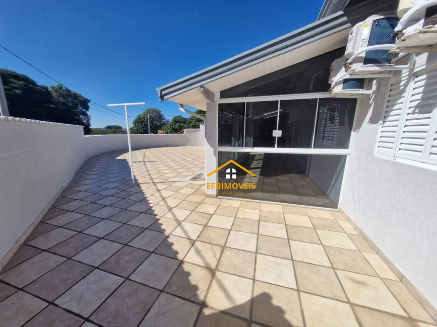 Foto 4 de Casa com 3 quartos à venda, 324m2 em Jardim das Palmeiras-CDHU, Nova Odessa - SP
