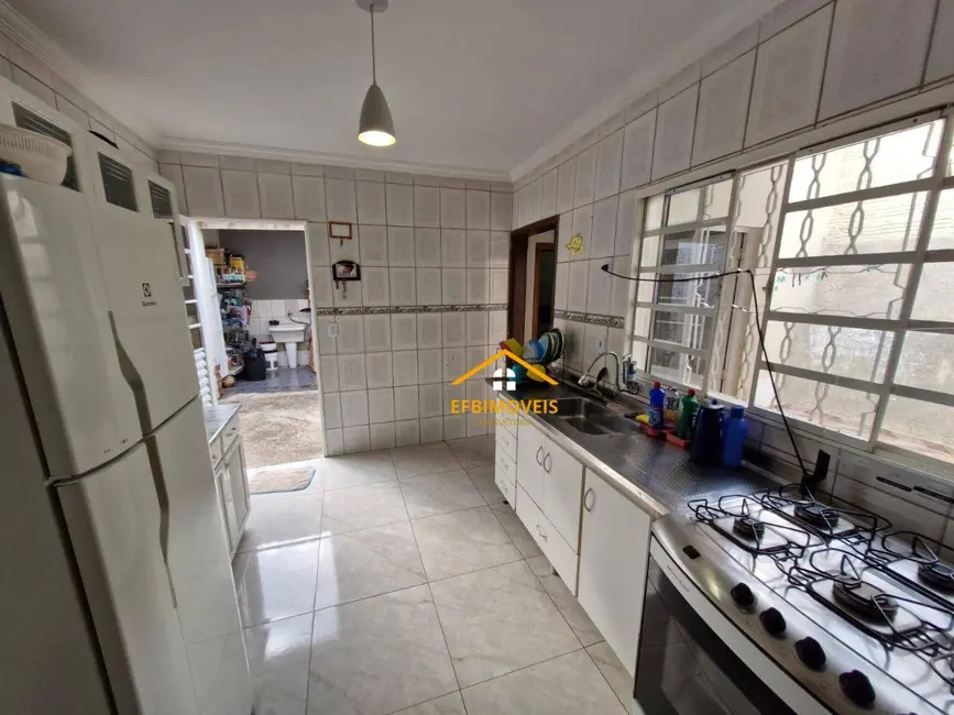 Foto 7 de Casa com 4 quartos à venda, 300m2 em Jardim São Manoel, Nova Odessa - SP