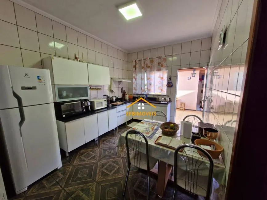 Foto 3 de Casa com 3 quartos à venda, 160m2 em Jardim Capuava, Nova Odessa - SP