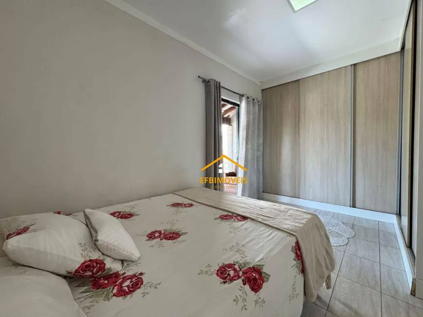 Foto 3 de Sobrado com 3 quartos à venda, 157m2 em Jardim Santa Rita I, Nova Odessa - SP