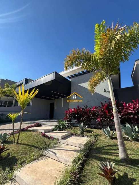 Casa com 3 quartos à venda, 300m2 em Nova Odessa - SP - imagem 1 Foto 1 de Casa com 3 quartos à venda, 300m2 em Nova Odessa - SP