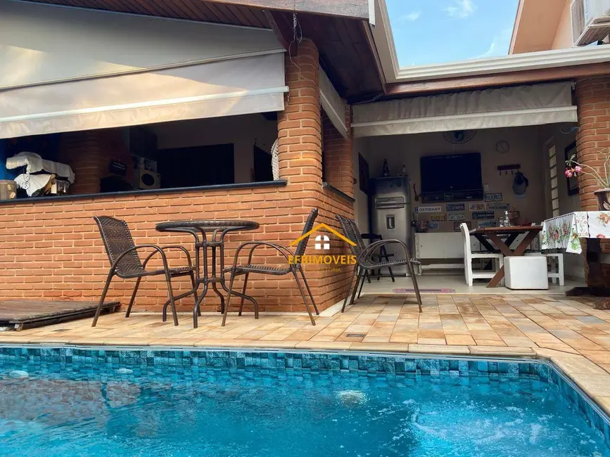 Foto 1 de Casa com 3 quartos à venda, 300m2 em Centro, Nova Odessa - SP