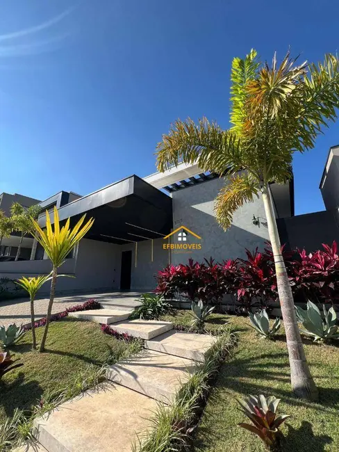 Casa com 3 quartos à venda, 302m2 em Nova Odessa - SP - imagem 1 Foto 1 de Casa com 3 quartos à venda, 302m2 em Nova Odessa - SP