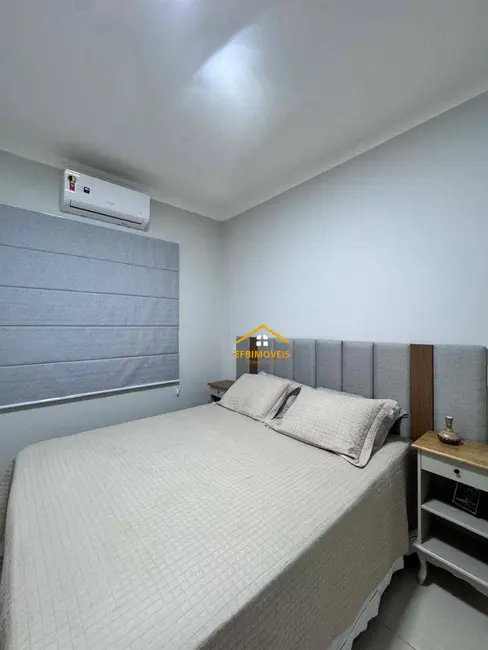 Foto 4 de Casa de Condomínio com 3 quartos à venda, 300m2 em Estância Hípica, Nova Odessa - SP