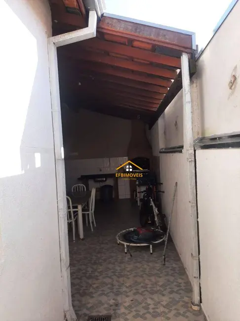 Foto 7 de Casa com 2 quartos à venda, 150m2 em Parque Residencial Francisco Lopes Iglesia, Nova Odessa - SP