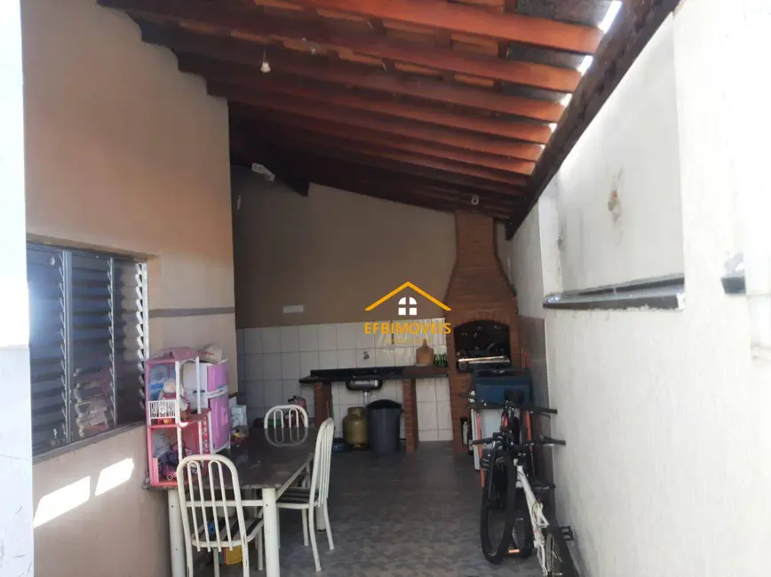 Foto 2 de Casa com 2 quartos à venda, 150m2 em Parque Residencial Francisco Lopes Iglesia, Nova Odessa - SP