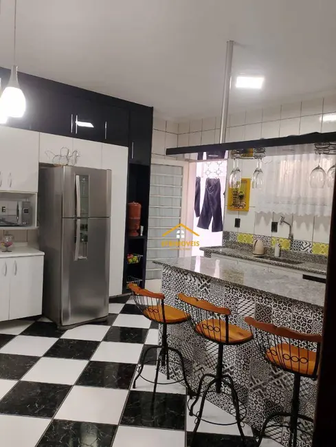 Foto 1 de Casa com 2 quartos à venda, 850m2 em Parque Residencial Klavin, Nova Odessa - SP