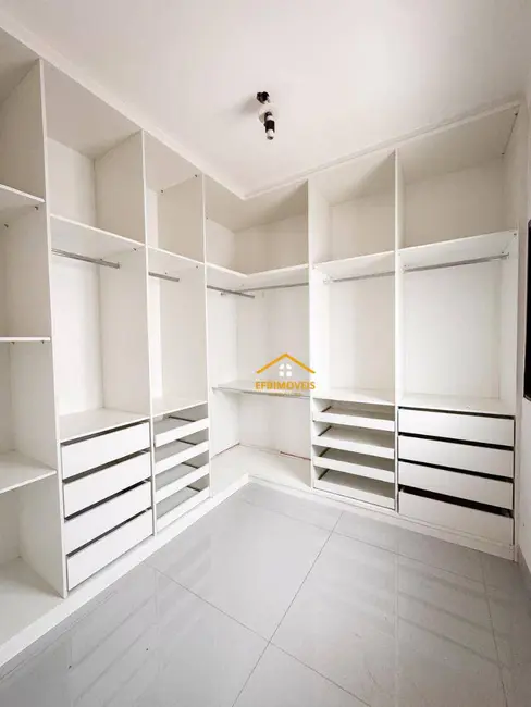 Foto 3 de Casa com 2 quartos à venda, 300m2 em Parque Residencial Klavin, Nova Odessa - SP