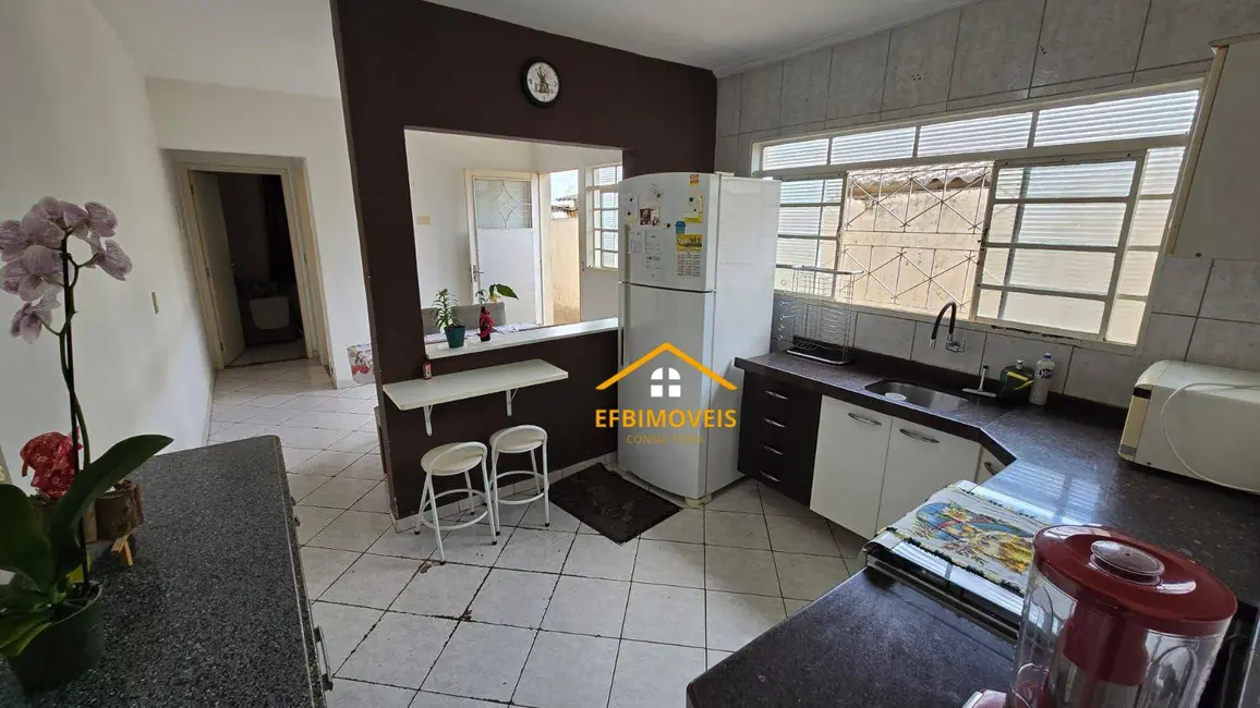 Foto 2 de Casa com 2 quartos à venda, 125m2 em Jardim São Jorge, Nova Odessa - SP