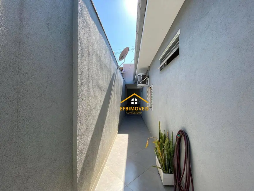 Foto 4 de Casa com 2 quartos à venda, 150m2 em Residencial Vale das Nogueiras, Americana - SP
