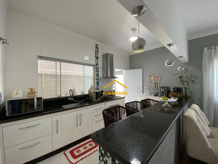 Foto 1 de Casa com 2 quartos à venda, 150m2 em Residencial Vale das Nogueiras, Americana - SP