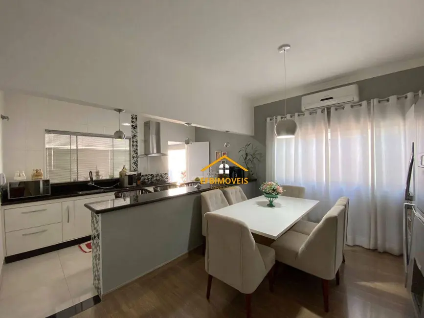 Foto 6 de Casa com 2 quartos à venda, 150m2 em Residencial Vale das Nogueiras, Americana - SP