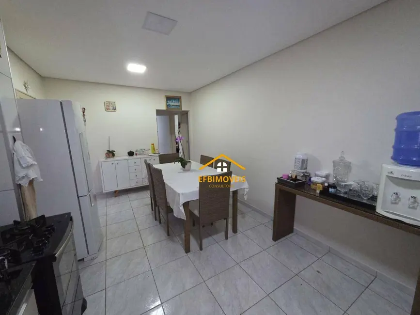 Casa com 3 quartos à venda, 480m2 em Chácara Machadinho I, Americana - SP - imagem 8 Foto 8 de Casa com 3 quartos à venda, 480m2 em Chácara Machadinho I, Americana - SP