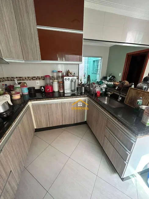 Foto 3 de Casa com 3 quartos à venda, 250m2 em Jardim Monte das Oliveiras, Nova Odessa - SP