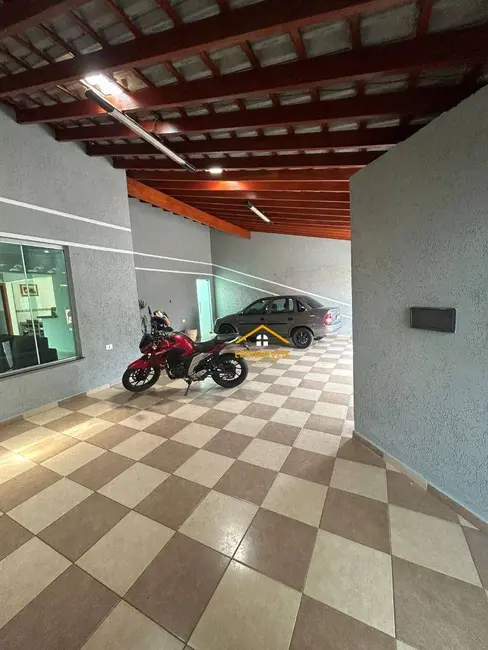 Foto 1 de Casa com 3 quartos à venda, 250m2 em Jardim Monte das Oliveiras, Nova Odessa - SP