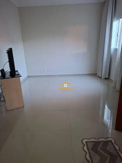 Casa com 3 quartos à venda e para alugar, 200m2 em Jardim Altos do Klavin, Nova Odessa - SP - imagem 8 Foto 8 de Casa com 3 quartos à venda e para alugar, 200m2 em Jardim Altos do Klavin, Nova Odessa - SP
