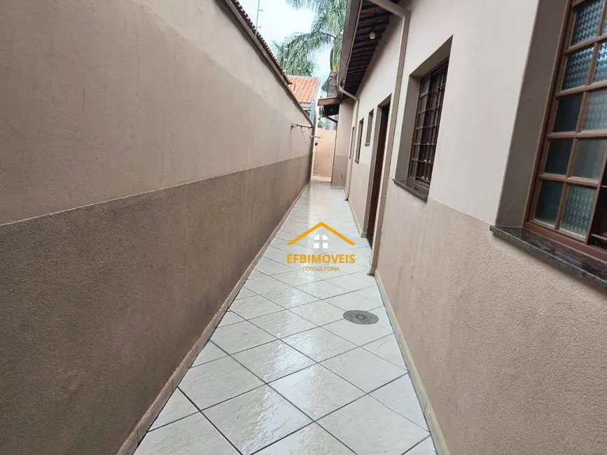 Foto 2 de Casa com 2 quartos à venda, 198m2 em Jardim Macarenko, Sumare - SP