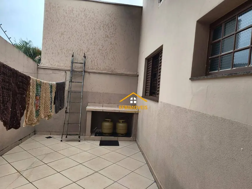 Foto 3 de Casa com 2 quartos à venda, 198m2 em Jardim Macarenko, Sumare - SP