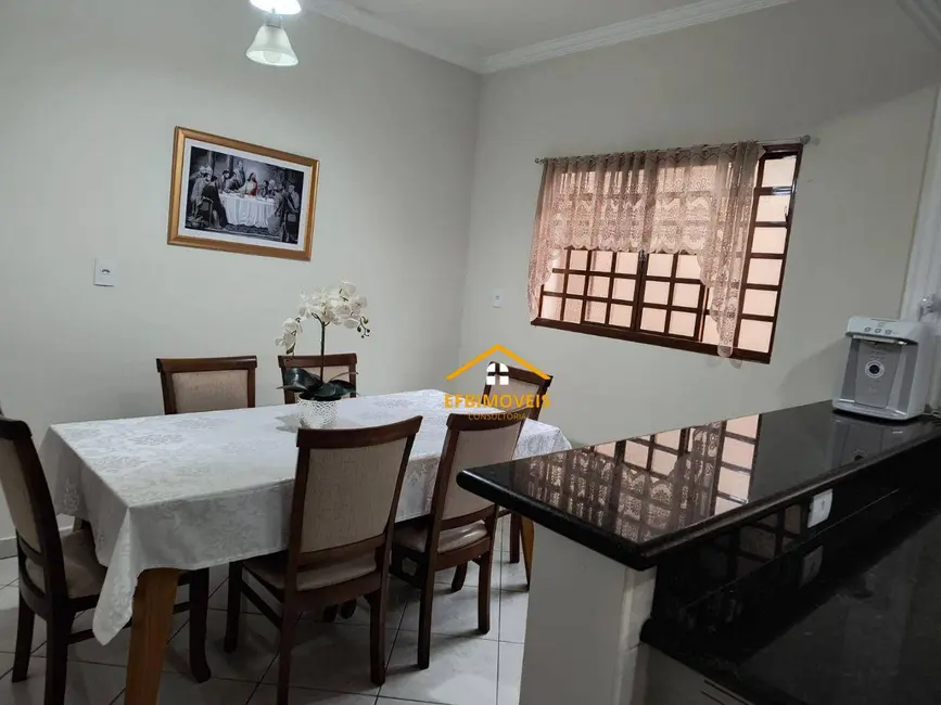 Foto 1 de Casa com 2 quartos à venda, 198m2 em Jardim Macarenko, Sumare - SP