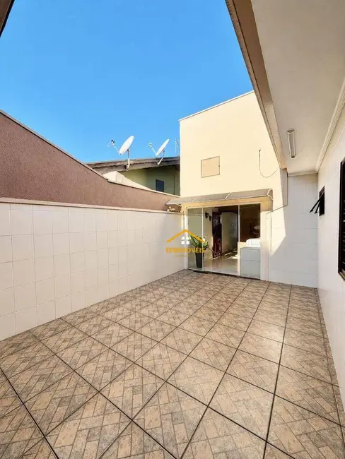 Casa com 2 quartos à venda, 160m2 em Jardim da Alvorada, Nova Odessa - SP - imagem 2 Foto 2 de Casa com 2 quartos à venda, 160m2 em Jardim da Alvorada, Nova Odessa - SP