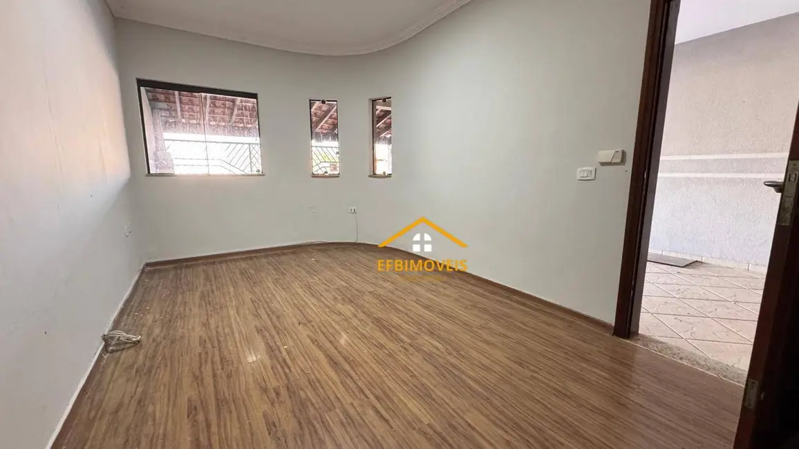 Foto 1 de Casa com 3 quartos à venda, 150m2 em Parque Residencial Klavin, Nova Odessa - SP