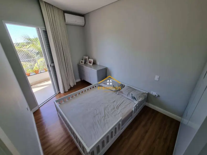 Foto 4 de Sobrado com 3 quartos à venda, 300m2 em Jardim Maria Helena, Nova Odessa - SP
