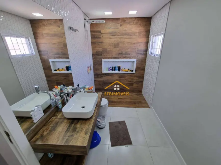 Foto 3 de Sobrado com 3 quartos à venda, 300m2 em Jardim Maria Helena, Nova Odessa - SP
