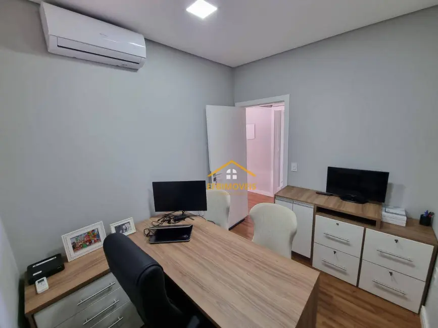 Foto 6 de Sobrado com 3 quartos à venda, 300m2 em Jardim Maria Helena, Nova Odessa - SP